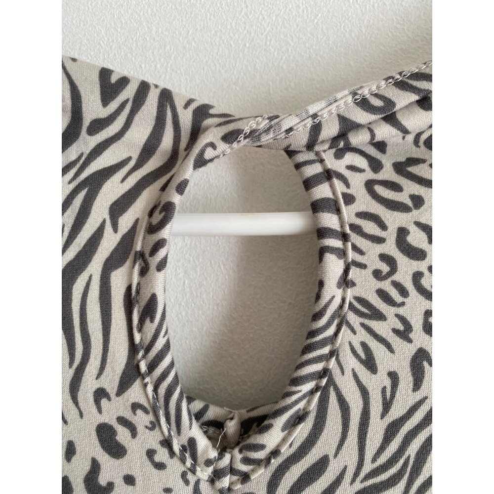 Muk Luks Women’s Zebra Print Midi Dress Size XS With Short Sleeves & Keyhole - Picture 6 of 8